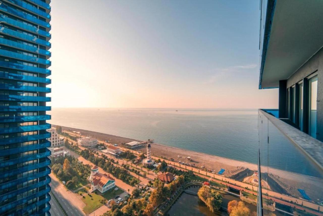 Panoramic Sea And City View Aparthotel In Orbi City Batumi Esterno foto
