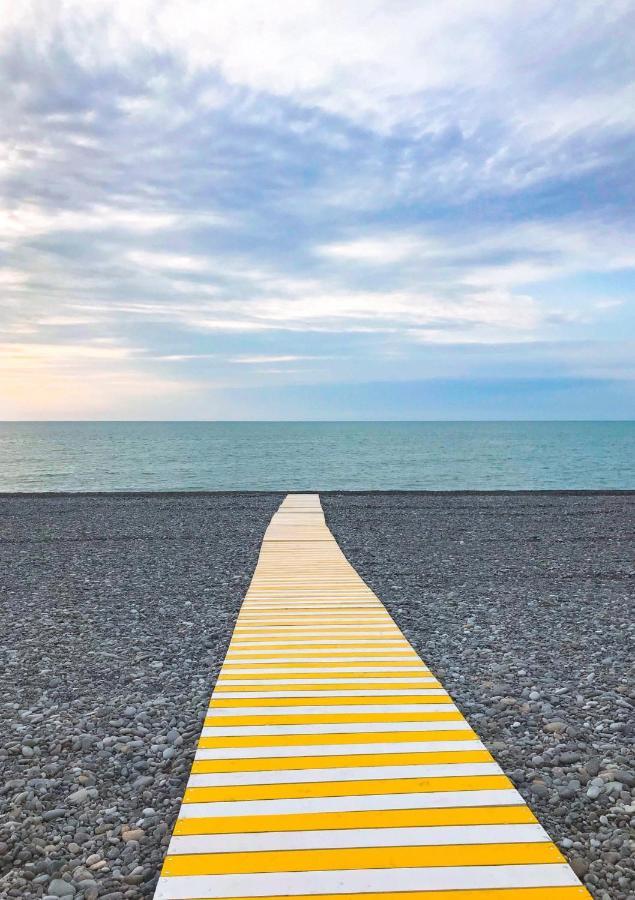 Panoramic Sea And City View Aparthotel In Orbi City Batumi Esterno foto