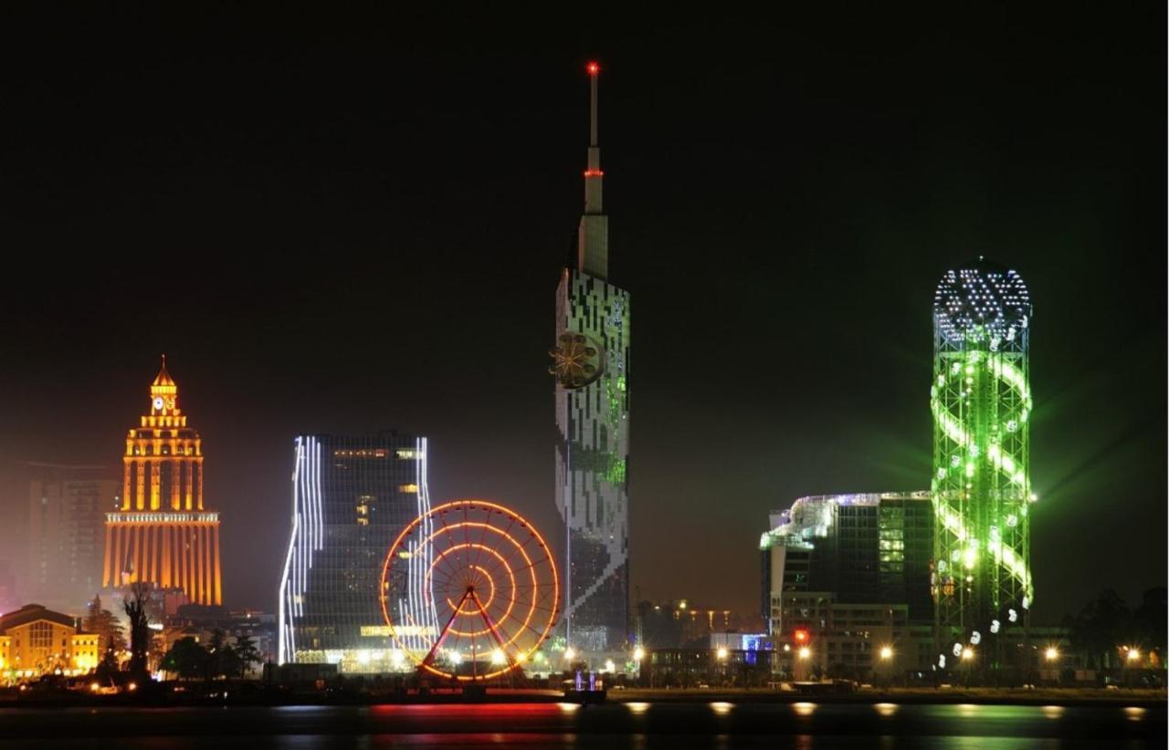 Panoramic Sea And City View Aparthotel In Orbi City Batumi Esterno foto