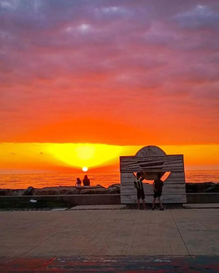 Panoramic Sea And City View Aparthotel In Orbi City Batumi Esterno foto