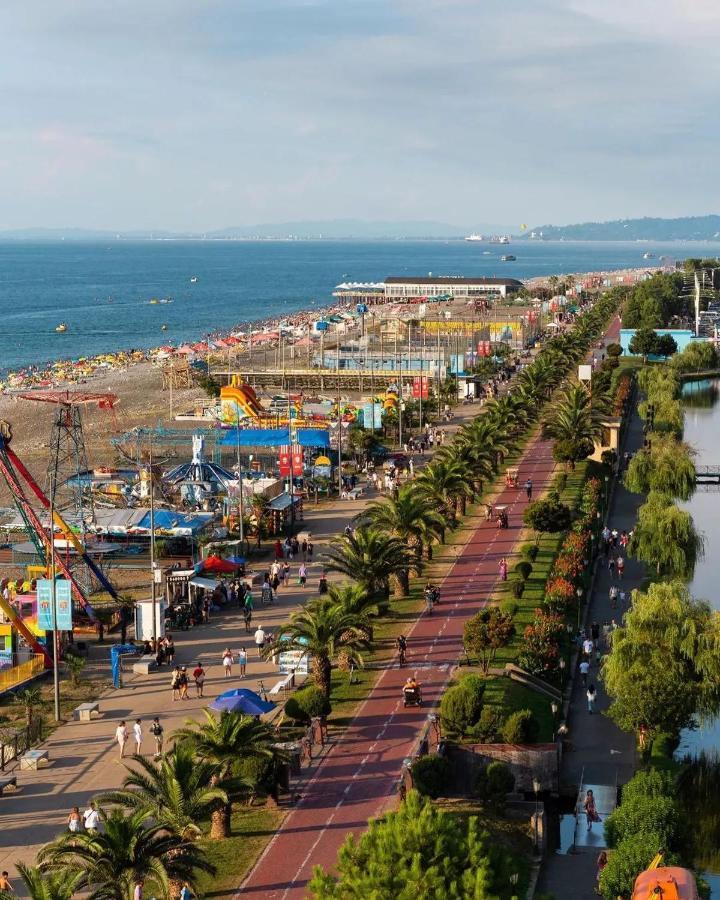 Panoramic Sea And City View Aparthotel In Orbi City Batumi Esterno foto