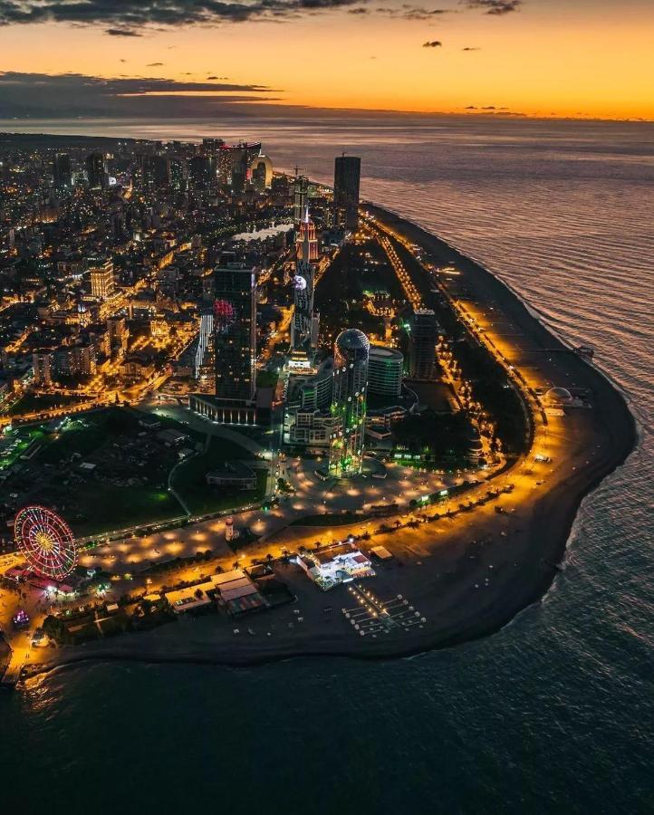 Panoramic Sea And City View Aparthotel In Orbi City Batumi Esterno foto